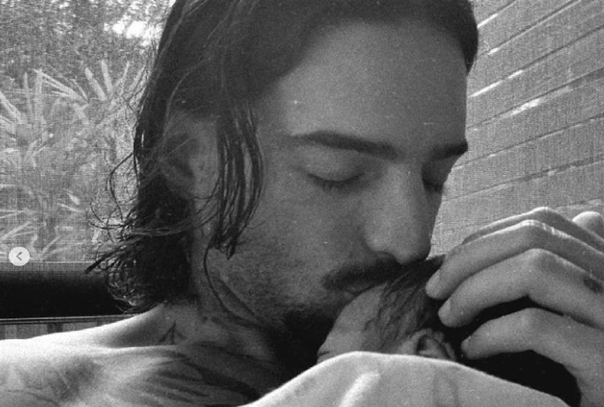 O Maluma με την νεογέννητη γυναίκα της ζωής του (Instagram)