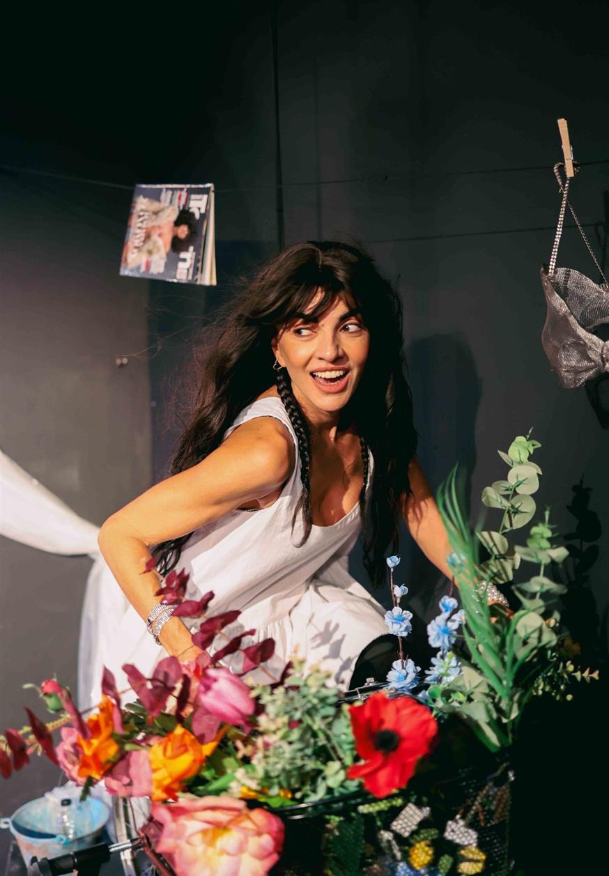 Μ.Α.Ι.Ρ.Ο.Υ.Λ.Α. (Copyright: Ελένη Κατρακαλίδου)