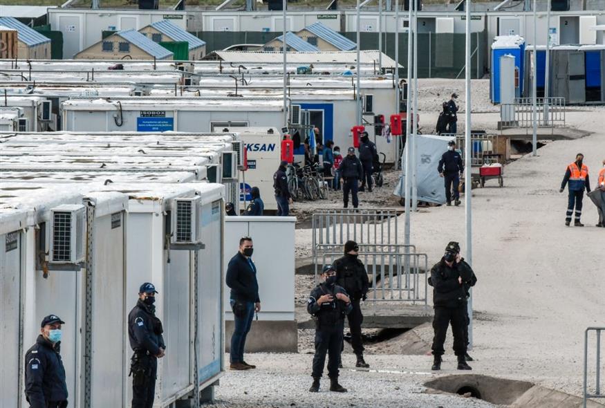 Δομή μεταναστών στη Λέσβο (AP) Δομή μεταναστών στη Λέσβο (AP)
