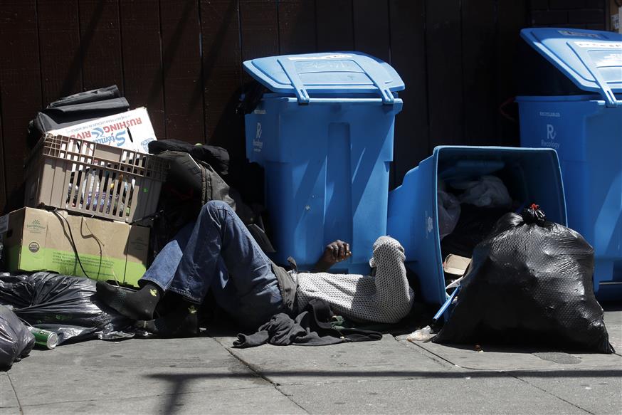 Άστεγος στην Καλιφόρνια/(AP Photo/Jeff Chiu, File)