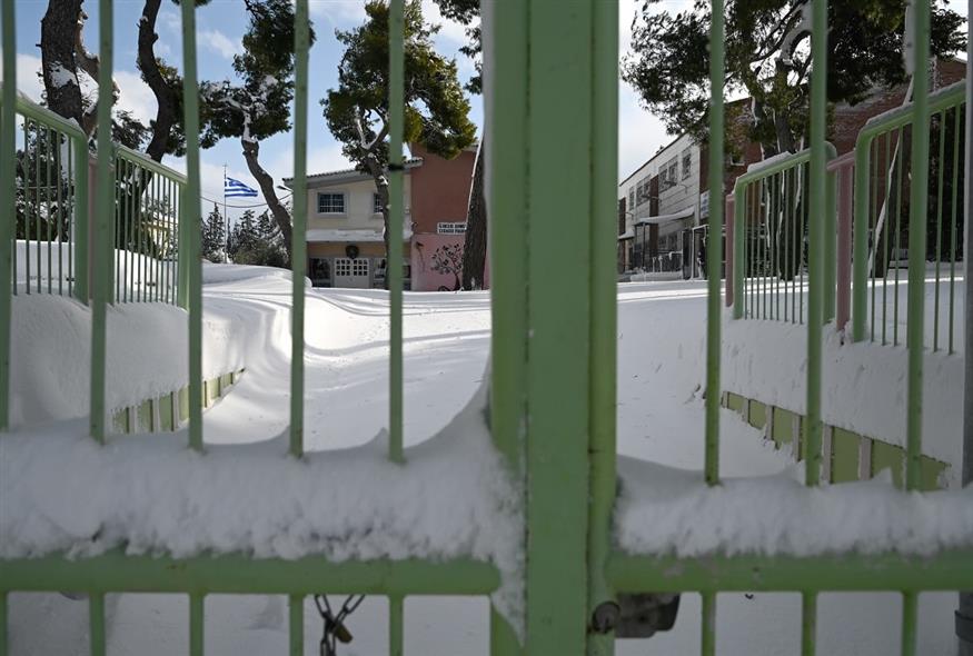 Χιονισμένο σχολείο στο Διόνυσο/Eurokinissi