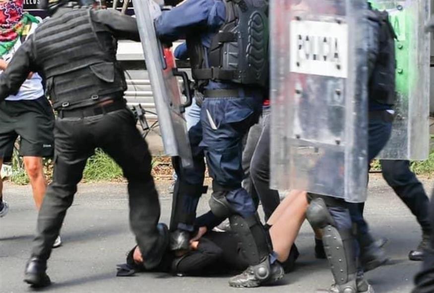 Επεισόδια στο Μεξικό/X