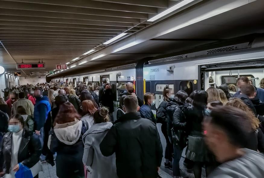 Μετρό (ΓΙΩΡΓΟΣ ΚΟΝΤΑΡΙΝΗΣ / EUROKINISSI) Μετρό (ΓΙΩΡΓΟΣ ΚΟΝΤΑΡΙΝΗΣ / EUROKINISSI)