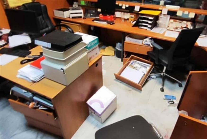 Φωτογραφία ντοκουμέντο από τη διάρρηξη (mesogianews.gr)