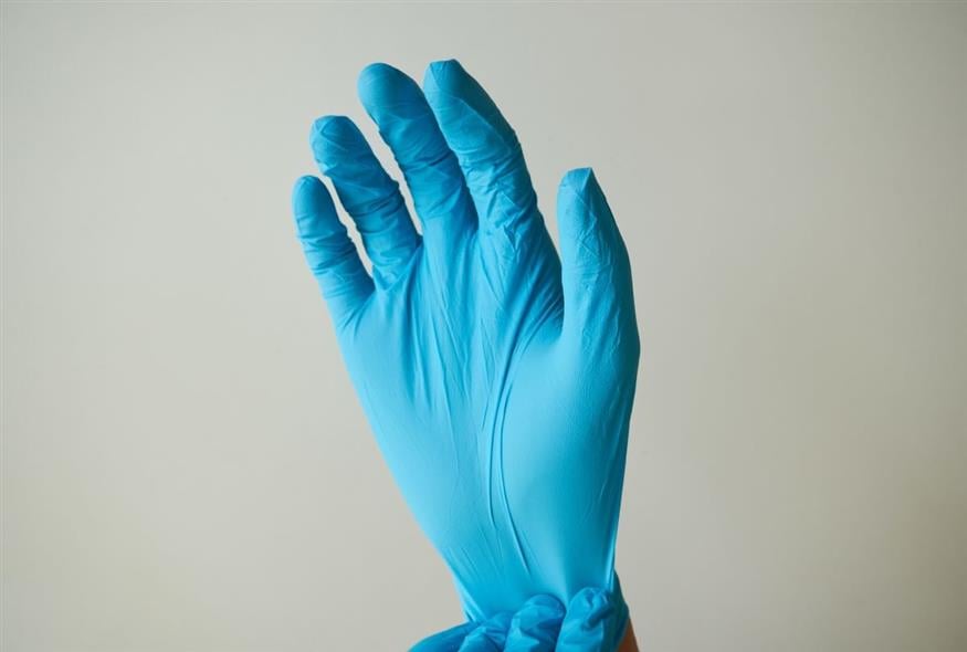 Χειρουργικά γάντια (Unsplash)