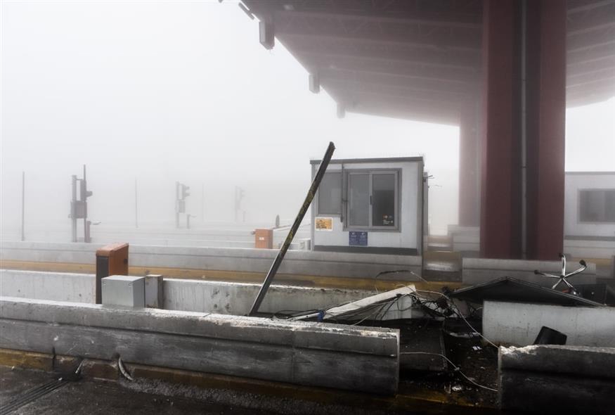 ΕΓΝΑΤΙΑ ΟΔΟΣ.ΦΟΡΤΗΓΟ ΕΠΕΣΕ ΣΤΑ ΔΙΟΔΙΑ ΠΟΛΥΜΥΛΟΥ ΚΑΙ ΣΥΓΚΡΟΥΣΤΗΚΕ ΜΕ ΑΥΤΟΚΙΝΗΤΑ (EUROKINISSI)