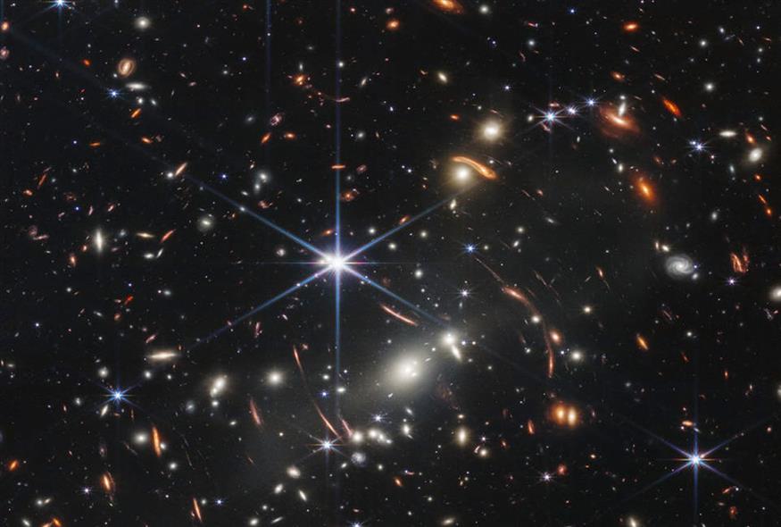 Νεογέννητα αστέρια και γαλαξίες που χορεύουν – Νέες κοσμικές εικόνες από το James Webb δημοσίευσε η NASA