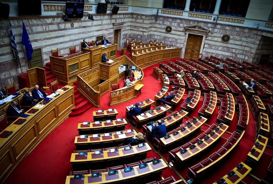 Σφοδρή πολιτική σύγκρουση στη Βουλή για το πόρισμα των Τεμπών (ΓΙΩΡΓΟΣ ΚΟΝΤΑΡΙΝΗΣ/EUROKINISSI)