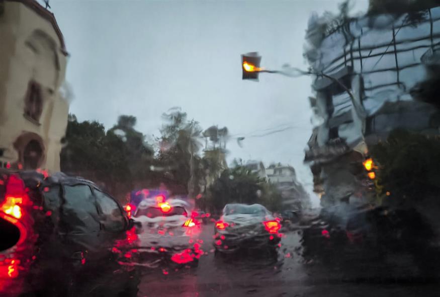 Έντονα φαινόμενα στην Αττική και σε μεγάλο μέρος της χώρας (Eurokinissi)