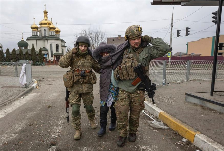 Μάχες και στο Ιρπίν / AP Photo / Andriy Dubchak