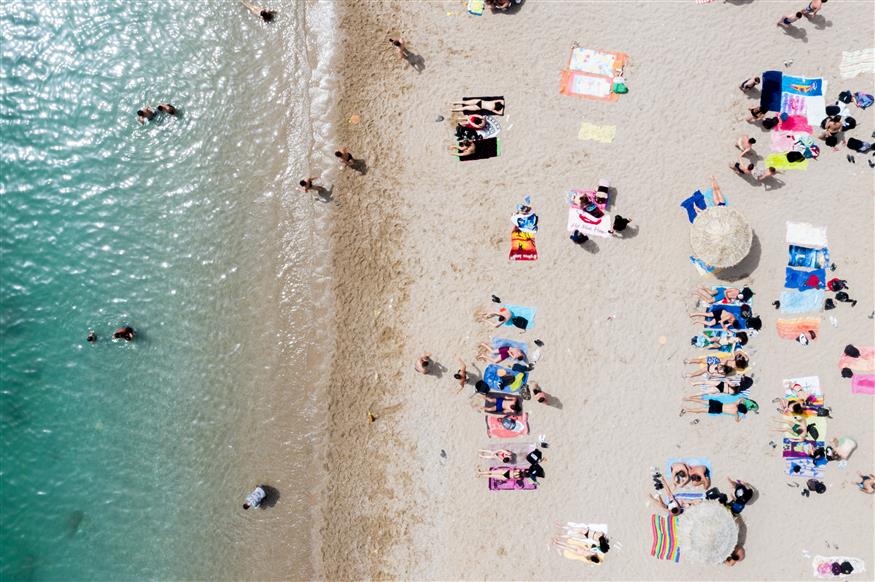 Αεροφωτογραφία από παραλία της Αττικής (Copyright: Eurokinissi/Αντώνης Νικολόπουλος)