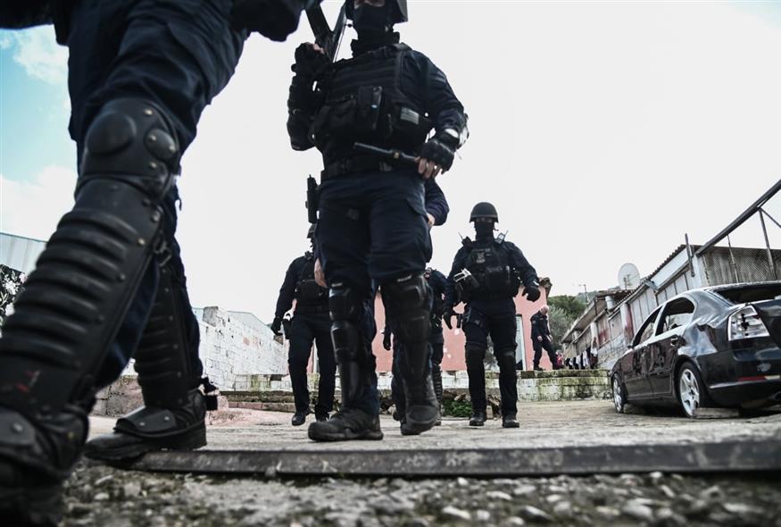 Αστυνομική επιχείρηση στον Ασπρόπυργο (Φωτογραφία αρχείου/ΜΙΧΑΛΗΣ ΚΑΡΑΓΙΑΝΝΗΣ/EUROKINISSI)