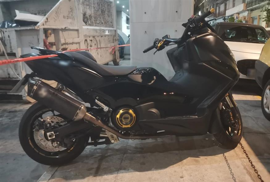 Κατασχεμένο όχημα από τις έρευνες (ΕΛΑΣ) Κατασχεμένο όχημα από τις έρευνες (ΕΛΑΣ)