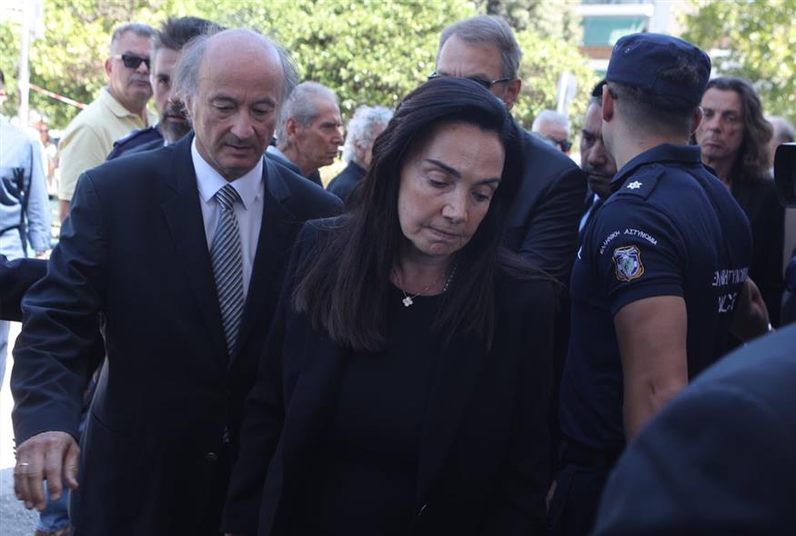 Εξόδιος ακολουθία της Λένας Σαμαρά (gallery)