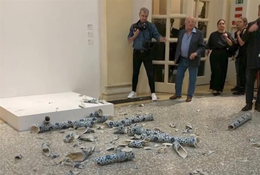 Το έργο του Ai Weiwei που καταστράφηκε (YouYube)