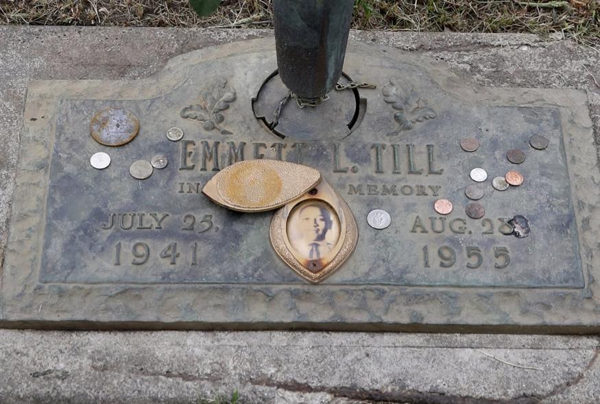 Το μνήμα του Έμετ Τιλ (AP Photo/Charles Rex Arbogast)