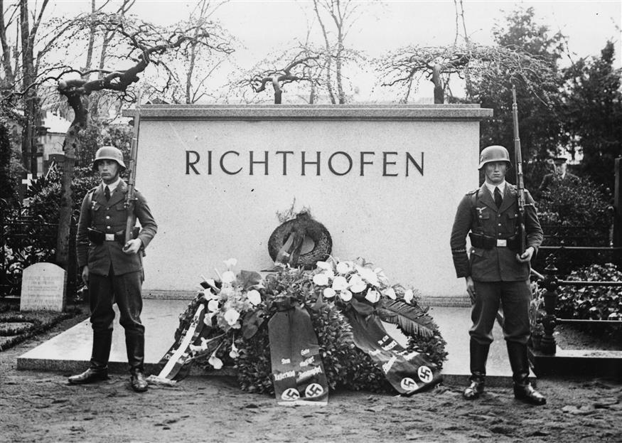Ο μεγαλοπρεπής τάφος του Richthofen. /copyright Ap Photos