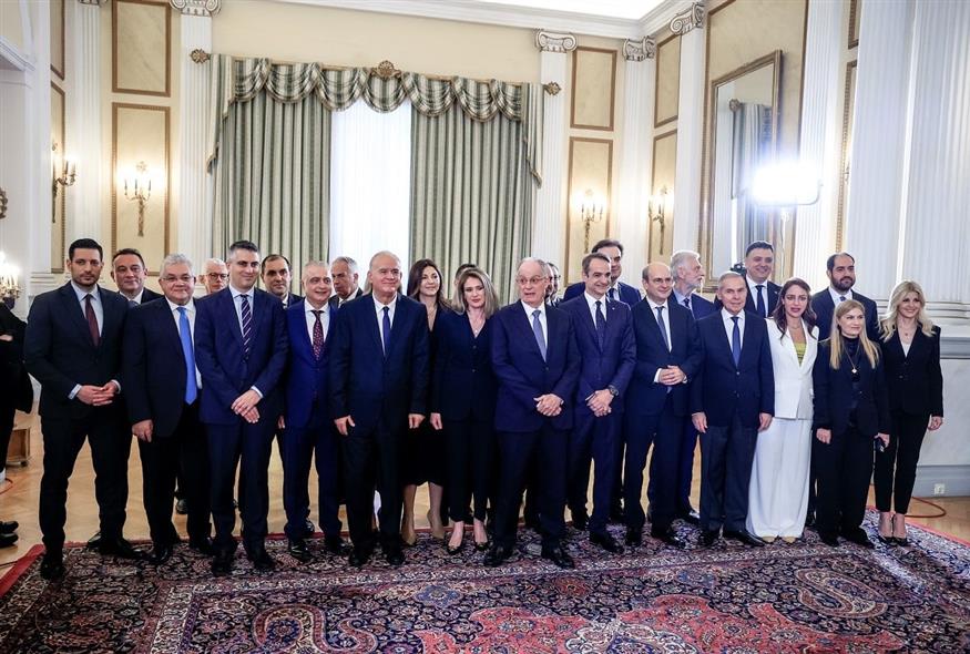 Ανασκόπηση 2025: Πολιτικές αναταράξεις, κοινωνικές κρίσεις και φυσικές προκλήσεις