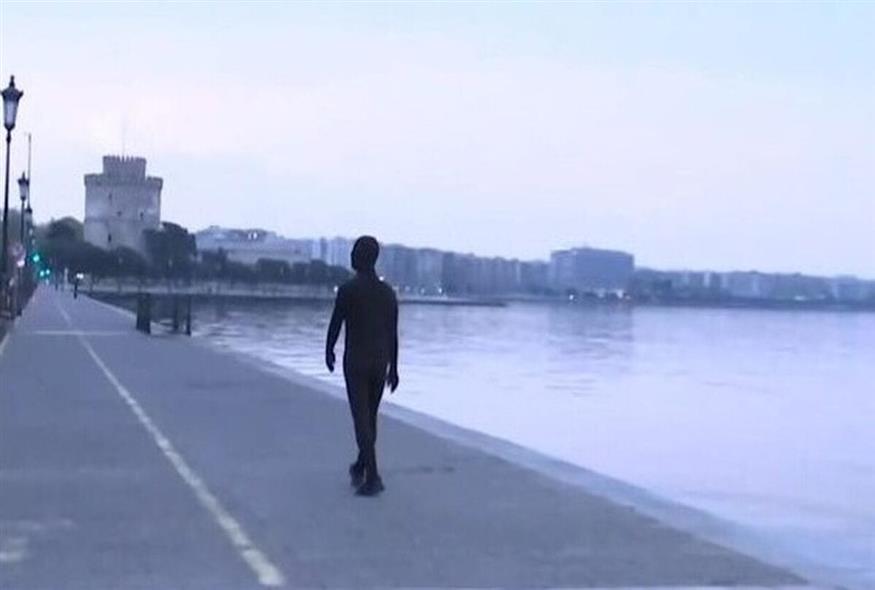 Άνθρωπος σκιά στη Θεσσαλονίκη