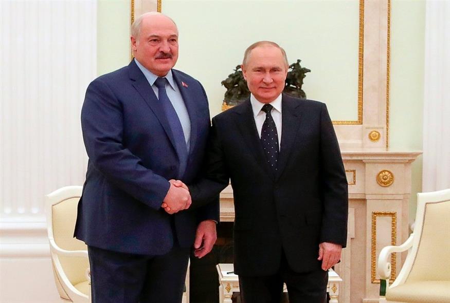 Ο πρόεδρος της Ρωσίας, Βλαντιμιρ Πούτιν και ο Λευκορώσος πρόεδρος, Αλεξάντερ Λουκασένκο / Mikhail Klimentyev, Sputnik, Kremlin Pool Photo via AP