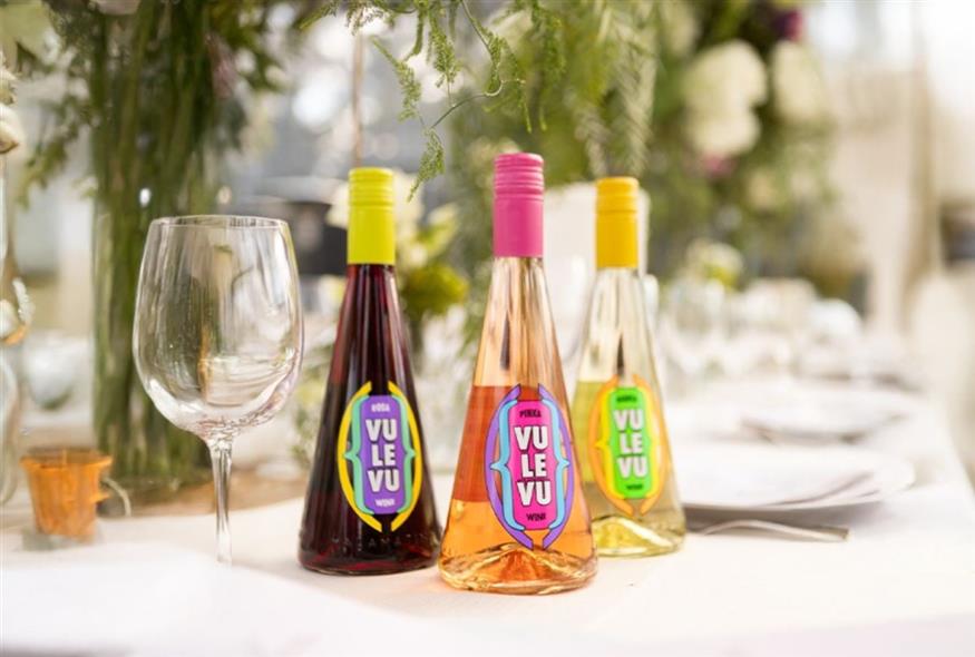 Πρόκειται για premium, νεανική σειρά