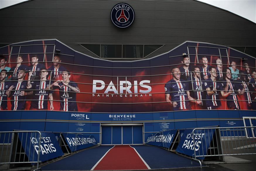 Τα γήπεδα της Γαλλίας παραμένουν κλειστά σε αντίθεση με τα υπόλοιπα των μεγάλων πρωταθλημάτων (AP Photo/Thibault Camus)