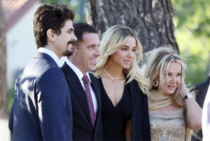 Γάμος Βαρδινογιάννη-Μπιρμπίλη (NDPphoto) Γάμος Βαρδινογιάννη-Μπιρμπίλη (NDPphoto)