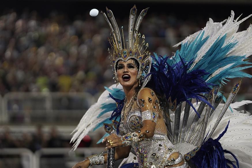 Βραζιλιάνικο καρναβάλι για πάντα. Ας όψεται ο κορονοϊός... (AP Photo/Leo Correa)