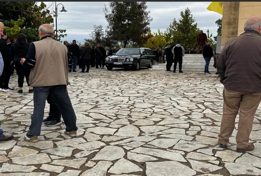 Θρήνος στην κηδεία της δολοφονημένης Δώρας/Agriniopress