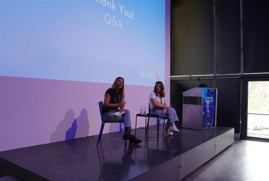 Οι Γιώτα Μπουμπουρέκα και Τατιάνα Σαντορινιού