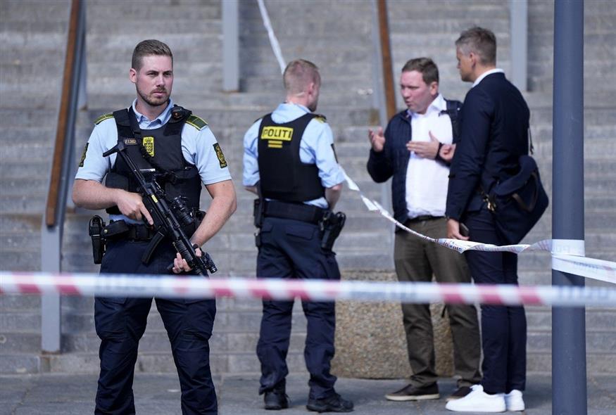 Δανοί αστυνομικοί στην Κοπεγχάγη (φωτογραφία αρχείου / Associated Press)