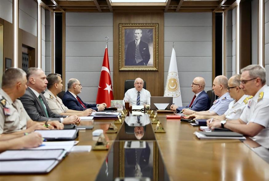 Τούρκος υπουργός Εθνικής Άμυνας, Γιασάρ Γκιουλέρ (X)