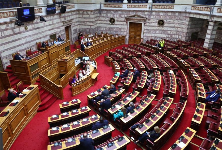 Συζήτηση στην Ολομέλεια της Βουλής για σύσταση Εξεταστικής Επιτροπής για το σκάνδαλο του ΟΠΕΚΕΠΕ (ΓΙΑΝΝΗΣ ΠΑΝΑΓΟΠΟΥΛΟΣ/EUROKINISSI)