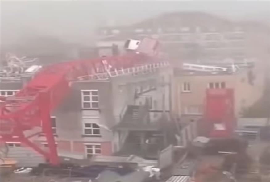 Ζημιές από ανεμοστρόβιλο στο Παρίσι (youtube)