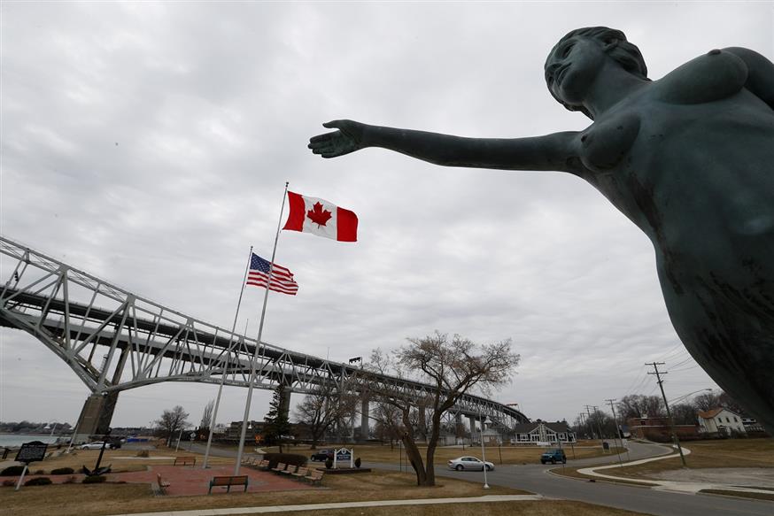 Τα σύνορα ΗΠΑ-Καναδά. Κλειστά μέχρι νεωτέρας  (AP Photo/Paul Sancya)