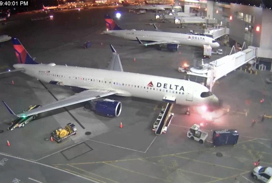 Airbus στο Αεροδρόμιο του Σιάτλ πήρε φωτιά μετά από βραχυκύκλωμα/youtube/king 5 Seattle