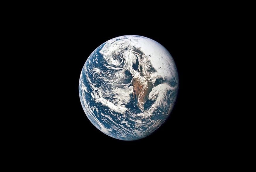Η Γη από το διαστημικό σκάφος Apollo 10 της NASA (Associated Press)
