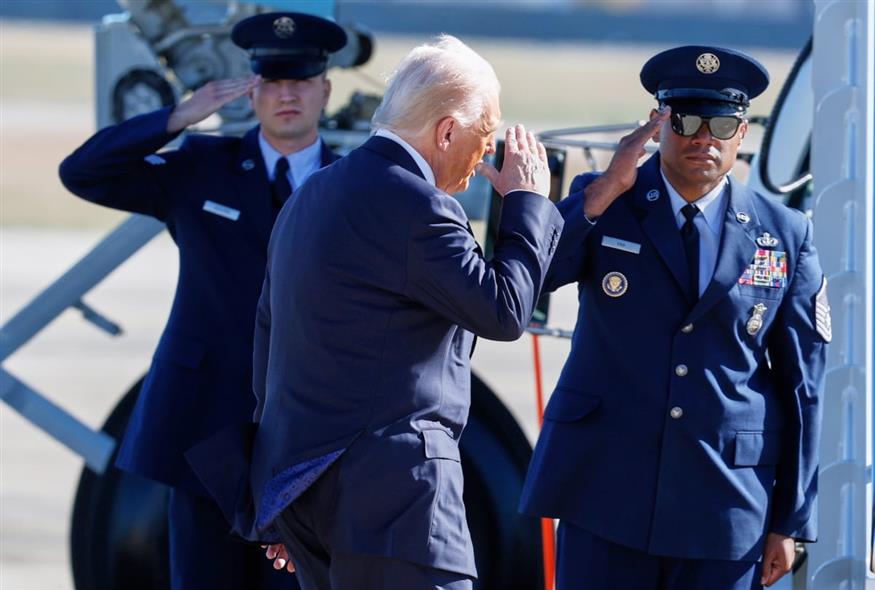 Ο Ντόναλντ Τραμπ στη βάση Άντριου στο Μέριλαντ (AP)