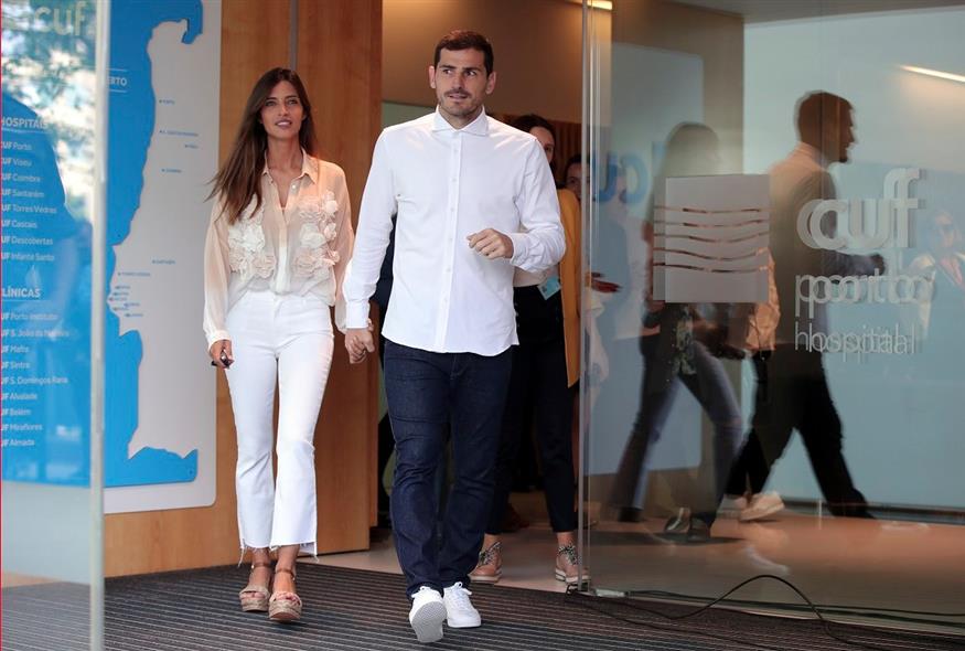 Ο Ικέρ Κασίγιας με την πρώην σύζυγό του, Σάρα Καρμπονέρο, το 2019 (Associated Press)
