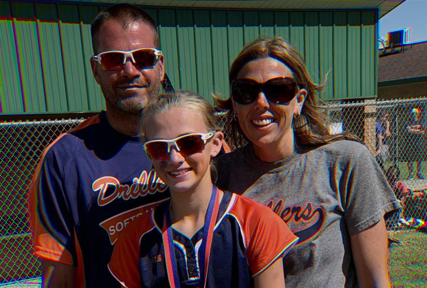 Η Λορίν με τους γονείς της