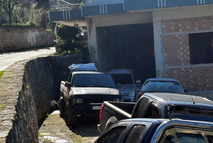 Το μπαλκόνι όπου χτύπησε το κεφάλι του ο 25χρονος (INTIME NEWS/ΚΡΙΣ ΣΤΡΑΤΟΥΛΑΚΟΣ)