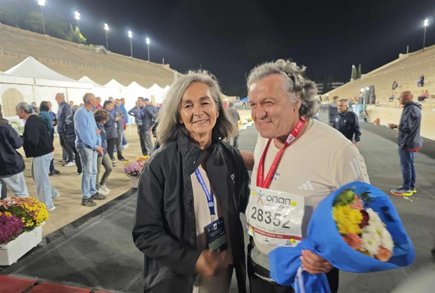 Ο Ιωακείμ Υφαντίδης με την πρόεδρο του ΣΕΓΑΣ Σοφία Σακοράφα