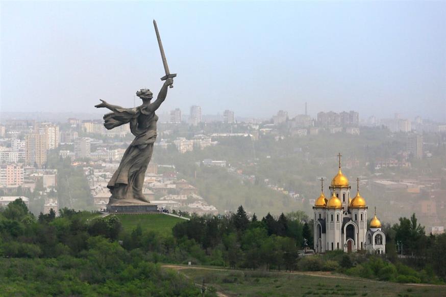 Το μνημείο της Μάχης του Στάλινγκραντ, η «Πατρίδα Καλεί». /copyright Ap Photos