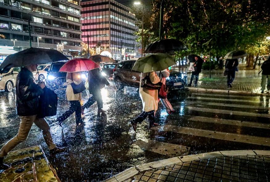 Καταιγίδα στην Αθήνα (ΓΙΑΝΝΗΣ ΠΑΝΑΓΟΠΟΥΛΟΣ/EUROKINISSI) Καταιγίδα στην Αθήνα (ΓΙΑΝΝΗΣ ΠΑΝΑΓΟΠΟΥΛΟΣ/EUROKINISSI)