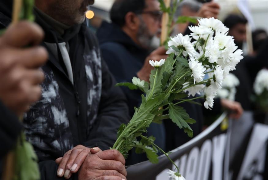 Στιγμιότυπο από την αντιφασιστική πορεία (INTIME NEWS / ΜΗΤΡΟΥΣΙΑΣ ΝΙΚΟΣ)