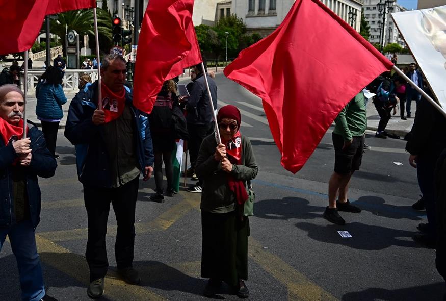 Συγκέντρωση στο κέντρο της Αθήνας για την Εργατική Πρωτομαγιά (EUROKINISSI) Συγκέντρωση στο κέντρο της Αθήνας για την Εργατική Πρωτομαγιά (EUROKINISSI)
