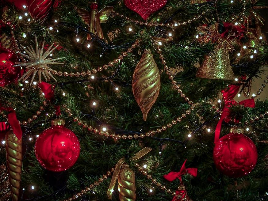 Χριστούγεννα δεν γίνονται χωρίς δώρα - ιδανικά, με τον 13ο μισθό (EUROKINISSI/ΓΙΩΡΓΟΣ ΚΟΝΤΑΡΙΝΗΣ)