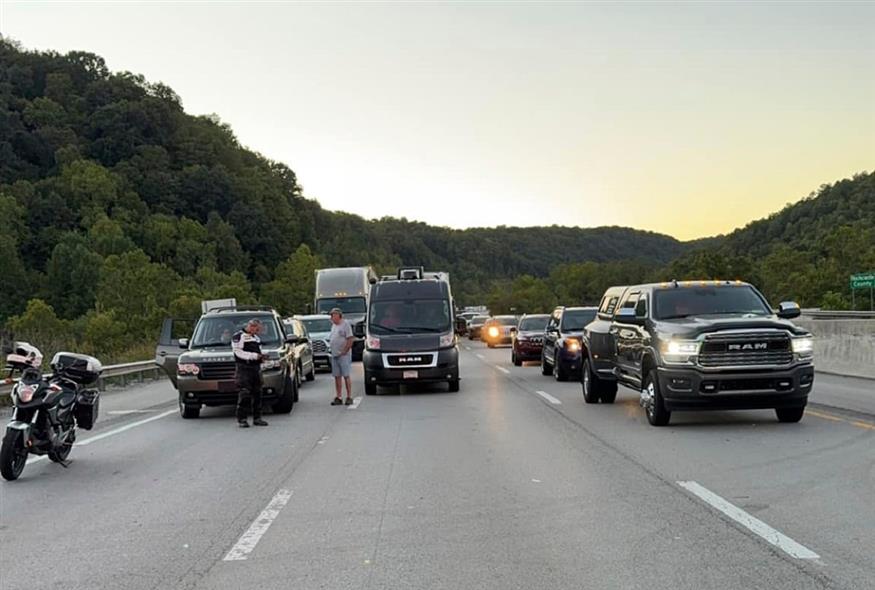 Πυροβολισμοί στο Κεντάκι  (Camden Mink/Mount Vernon Fire Department via AP)