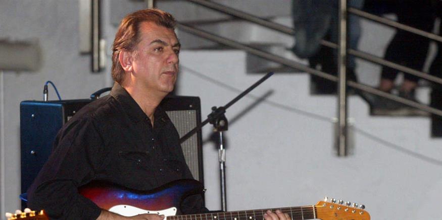 Πέθανε ο κιθαρίστας, Γιάννης Σπάθας