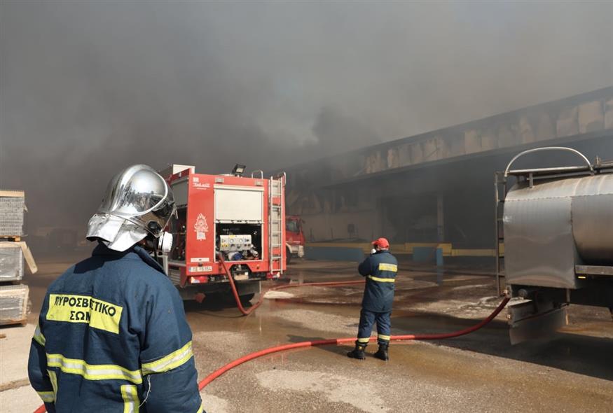 Φωτιά σε εργοστάσιο ανακύκλωσης στον Ασπρόπυργο (ΙΝΤΙΜΕ) Φωτιά σε εργοστάσιο ανακύκλωσης στον Ασπρόπυργο (ΙΝΤΙΜΕ)